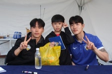 지역 밀착 노력 충남아산, 이순신축제 참가해 팬들 만났다