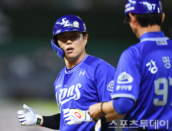 [ST포토] 삼성 류지혁, 8회 1루타