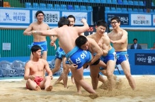 경남 신어중, 제21회 학산김성률장사배전국장사씨름대회서 중학교 단체전 우승