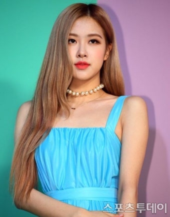 로제, 테디 더블랙레이블과 손잡나 