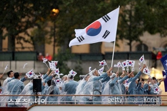 파리 하계올림픽, 17일 간의 열전 돌입…'우상혁·김서영 기수' 한국 48번째 입장 (종합)