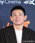 아워톤즈(out tones) | [ST포토] 황정민, '금주로 술톤 아웃'