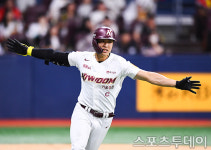 '송성문 5타점' 키움, LG에 9-3으로 완승