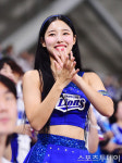 [ST포토] 치어리더 이수진, 환한 미소