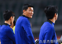 [ST포토] 김민재, 웃음 꽃 피어나