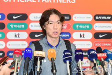[ST포토] 홍명보 감독, 북중미 월드컵 3차 예선 첫 승 인터뷰