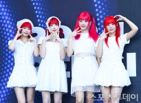 [ST포토] QWER, 상큼한 토마토헤어