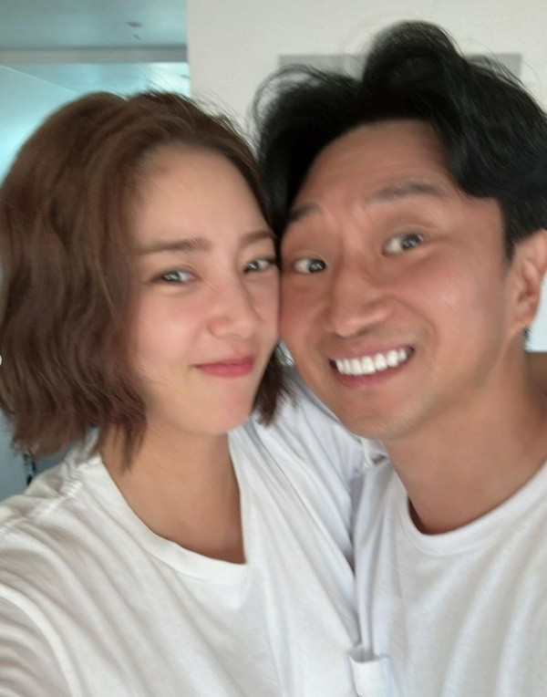 손담비-이규혁 부부, 위험을 이겨낸 출산기…건강한 첫딸 출산 소식!