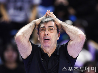 현대캐피탈 필립 블랑, 남자 프로배구 챔피언결정전에서 열정적으로 팀을 이끈다