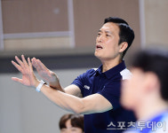 [ST포토] 김상우 감독, 다급한 손 짓