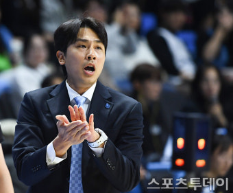 [ST포토] 소노 김태술 감독, '제발 이겨보자'