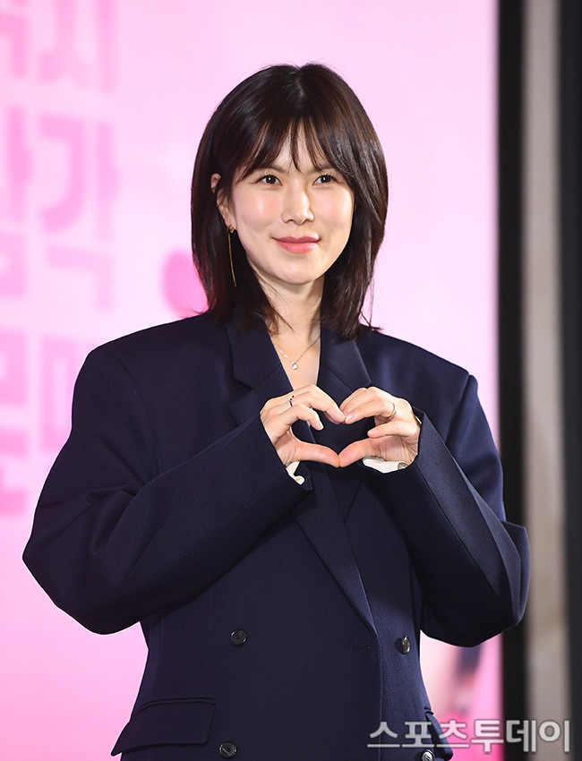 배우 공민정, 장재호 부부에 첫 딸 출산 소식! 신비롭고 감격스러운 새로운 인생 2막 시작!