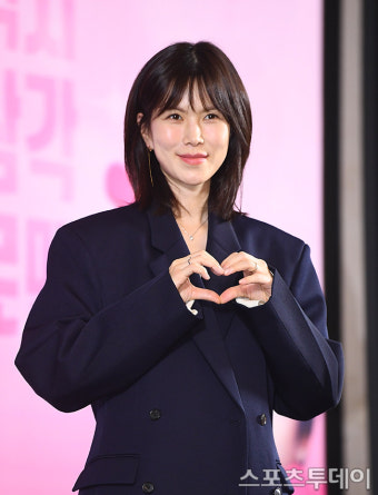 배우 공민정, 장재호 부부에 첫 딸 출산 소식! 신비롭고 감격스러운 새로운 인생 2막 시작!