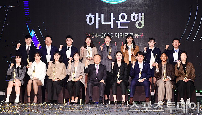 KB 나가타 모에 VS 우리은행 김단비, 열정적인 볼 경합으로 하나은행 여자프로농구 플레이오프 뜨거운 맞대결!