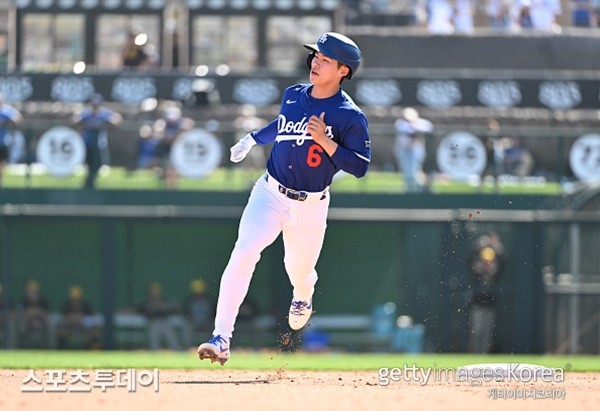 LA 다저스의 김혜성, MLB에서 빛나는 데뷔전 활약으로 팀 승리 이끌어내며 주목 받아