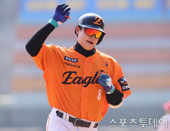 '노시환 결승포+심우준 친정팀 상대 역전 2루타' 한화, KT에 4-3 역전승