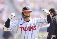 2025시즌 1호 홈런의 주인공 문보경 
