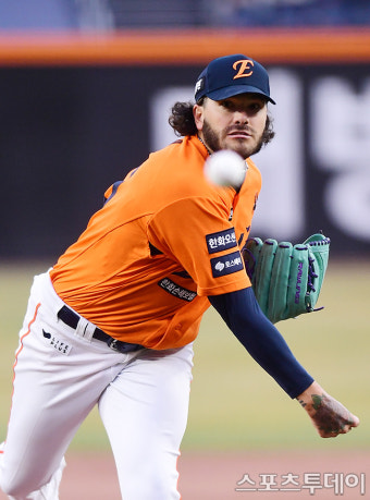[ST포토] 폰세, 위력적인 구위