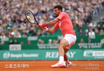 조코비치, ATP 통산 100회 우승 또 무산…세계 32위 타빌로에 0-2 완패