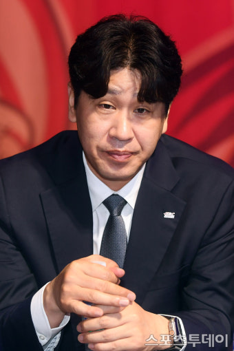 [ST포토] '코치 폭행 혐의 피소' 김종민 감독, 아시아쿼터 드래프트 참석