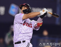 [ST포토] 송찬의, 역전 희만 안타
