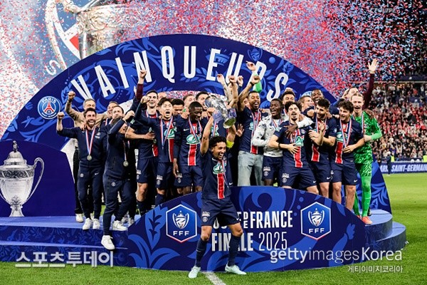 이강인 선수, PSG와 함께 UEFA 챔피언스리그 우승 달성으로 아시아 최초 트레블 완성!
