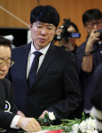 [ST포토] 후배이자 목사로 영결식 참석한 표인봉