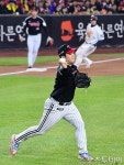 [ST포토] 문보경, 1루 송구