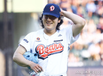 '곽빈 시즌 5승' 두산, KIA 8-1 격파…위닝시리즈+단독 5위 도약