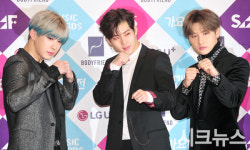 [시크포토]몬스타엑스 원호-주헌-아이엠, 두 주먹 불끈 쥐고