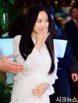 [시크포토]손나은, 밝은 미소 띄며 입장