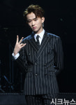 [시크포토]더 이스트라이트 이은성 귀여운 브이~