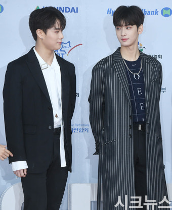 [시크포토]아스트로 문빈-차은우 '만찢남들의 눈빛 교환'