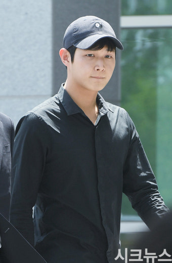 [시크포토]이서원 '강제추행 및 특수협박 혐의'로 검찰 출석