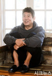 [5분 인터뷰] ‘탐정: 리턴즈’ 성동일 “‘탐정: 더 비기닝’, 집에서 버린 서자 느낌이었다”