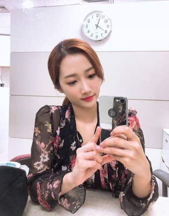 ‘1대 100’ 김민정 아나운서, 힘찬 한 주 되길 응원하며 “행복한 일 가득하세요”