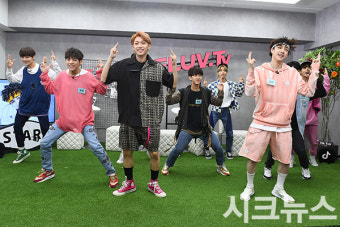 [시크포토]스트레이키즈 '에너지 넘치는 무대'