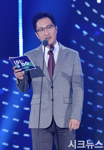 [시크포토]시상자로 나선 티브이데일리ㆍ스포츠투데이 김한경 부대표(소리바다어워즈)