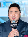 [더셀럽포토]영화 동네사람들 출연 소감 전하는 마동석