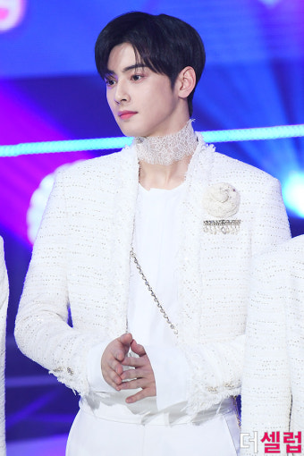 [더셀럽포토]아스트로 차은우 '나홀로 화보'