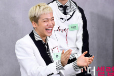 [더셀럽포토]온앤오프 유, 장난끼 가득한 미소