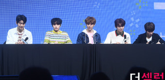 [더셀럽포토]'방탄소년단 완벽 스캔' 투모로우바이투게더 '질의응답 시간 메모 필수'
