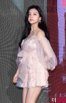 [더셀럽포토]여자친구 엄지 극강의 비주얼 여신