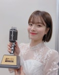 벤, ‘불후’ 트로피 인증샷 공개 “감사하니다” [셀럽샷]