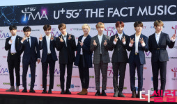 [더셀럽포토]스트레이키즈 모두가 센터 미모