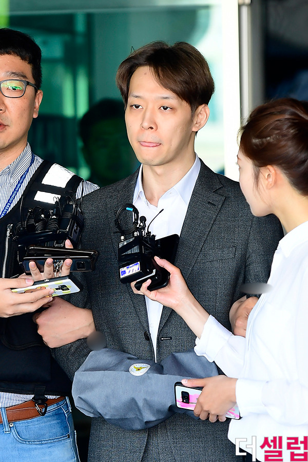 박유천, SNS에 등장한 운동 중 사진 논란...팬들 그리워하며 근황 전해
