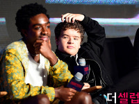 [더셀럽포토]한참을 바라보는 게이튼 마타라조