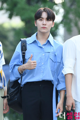 [더셀럽포토]세븐틴 승관, '컴백 했어요~'