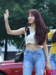[더셀럽포토]네이처 새봄,  시선뺏는 탄탄 복근