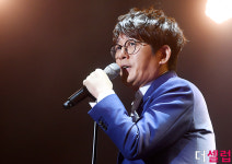 [더셀럽포토]신승훈 감성 보이스의 원조